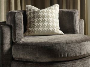 Lucas Swivel Chair