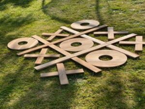 Noughts and Crosses - Garden