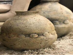Medium Buttoned Pot - Sand