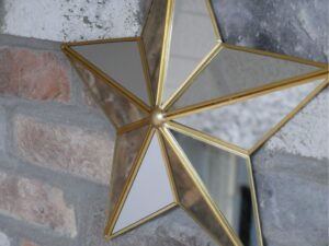 DF-DUT-8722-featured Mirrored Star
