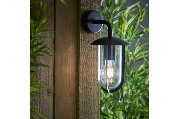 Quinn Outdoor Light