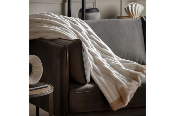 Whinfell Luxury Faux Fur Throw Cream