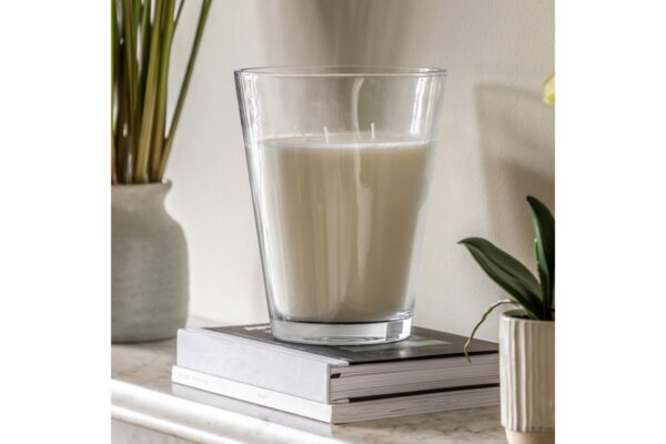 DF-GAL-5056693567028-featured Aroma English Pear and Freesia Glass Candle