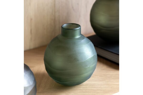 DF-GAL-5056693591801-featured Bevelled Glass Globe Vase