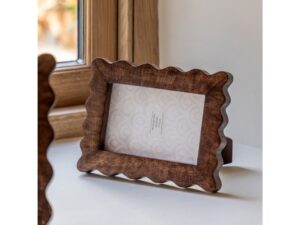 DF-GAL-5061087250271-featured Avila Wooden Scallop Photo Frame
