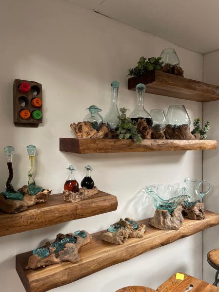 Live Edge Floating Shelf Med