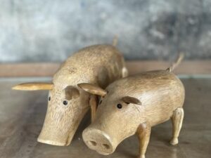page_4375.jpg Pair of Pigs - 4 Sets