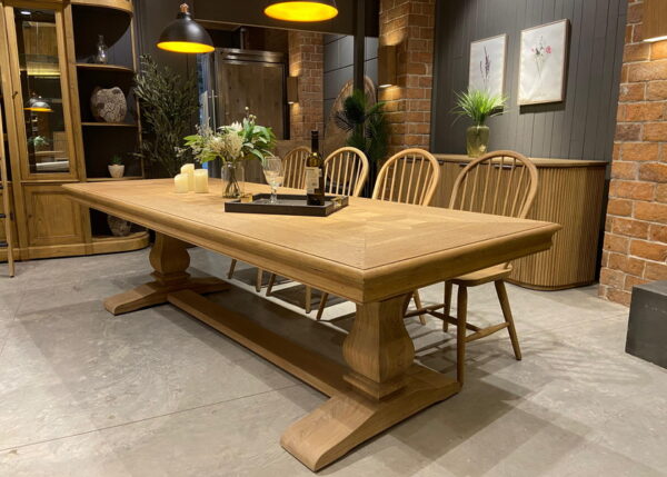Hardwick Dining Table - Oak