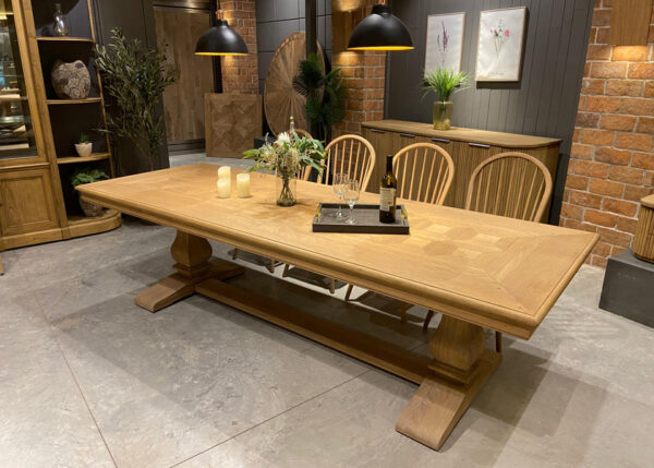 Hardwick Dining Table - Oak