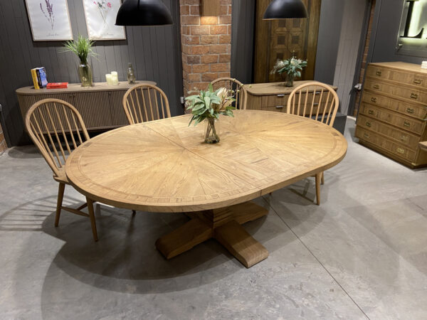 Hardwick Round Extending Dining Table - Oak