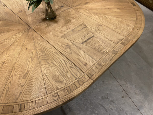 Hardwick Round Extending Dining Table - Oak