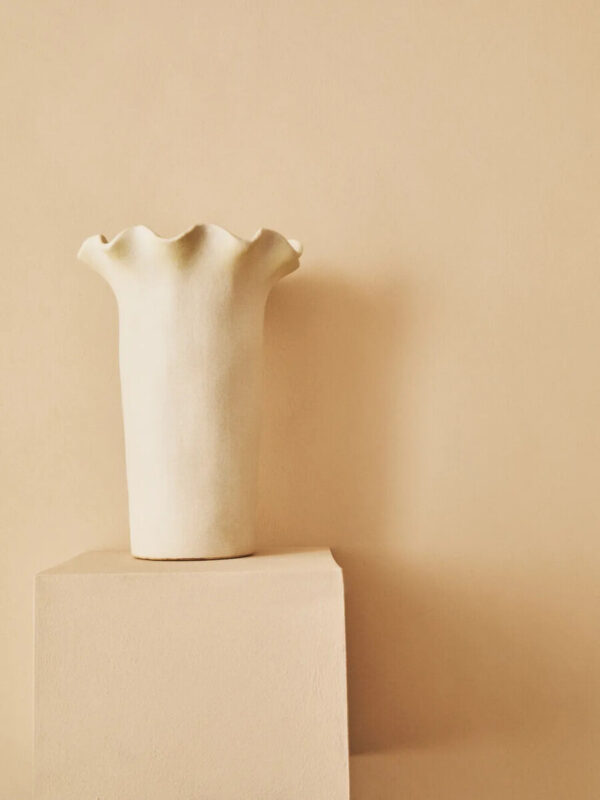 1411741_liv_04__11231.1778583901.jpg Sonata Large Cream Fluted Vase