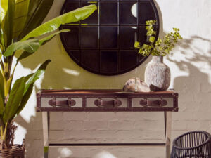 5501174_liv_01__64315.1754487643.jpg Kensington Townhouse Brown And White Genuine Cowhide Console Table