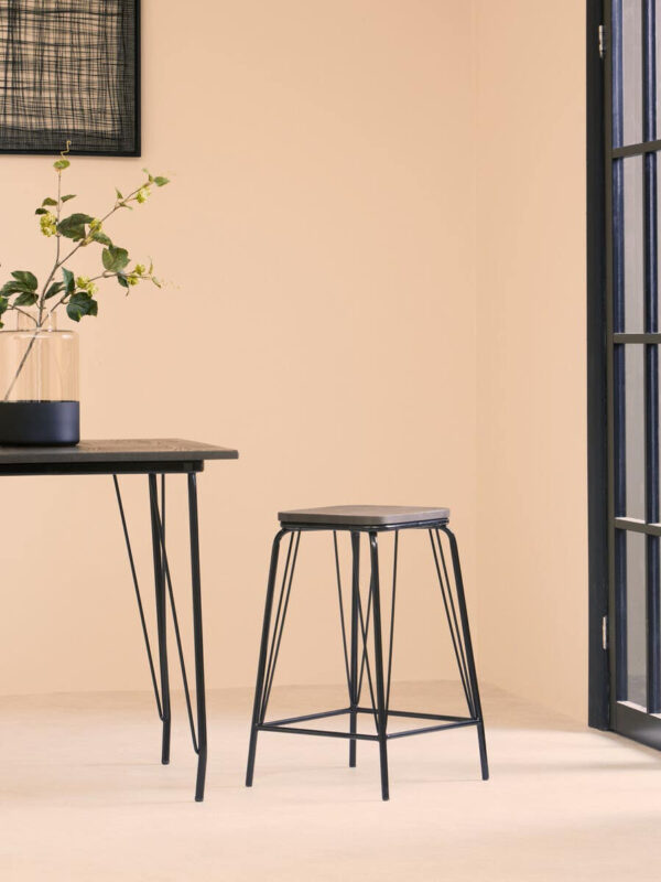 5501299_ils_01__10310.1767354940.jpg District Black Metal And Elm Wood Stool