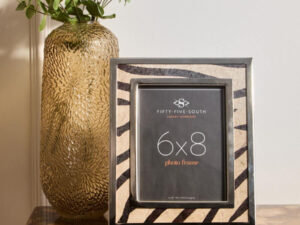 5509012_liv_01__53346.1755856611.jpg Kensington Townhouse 6in x 8in Zebra Design Photo Frame