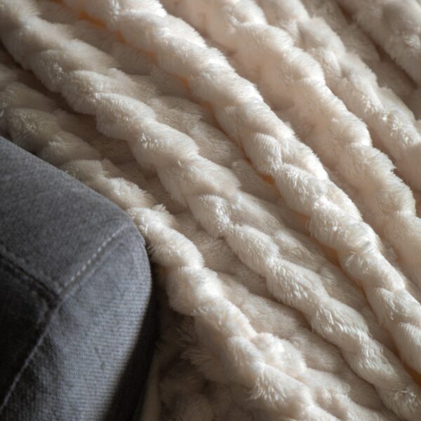 Jacquard Velvet Knitted Throw