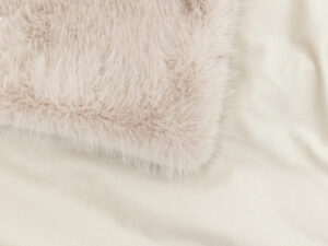 DF-GAL-5056693563204-1 Maple Faux Fur Throw
