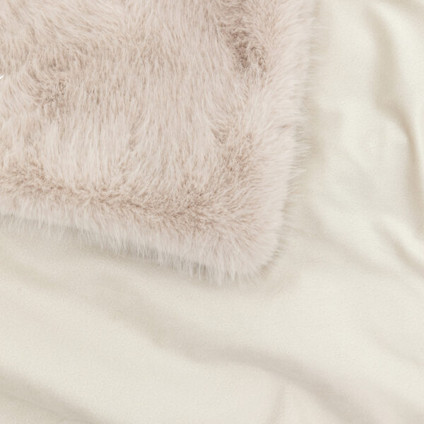 Maple Faux Fur Throw
