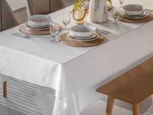 DF-GAL-5056693568841-1 White Classic Tablecloth