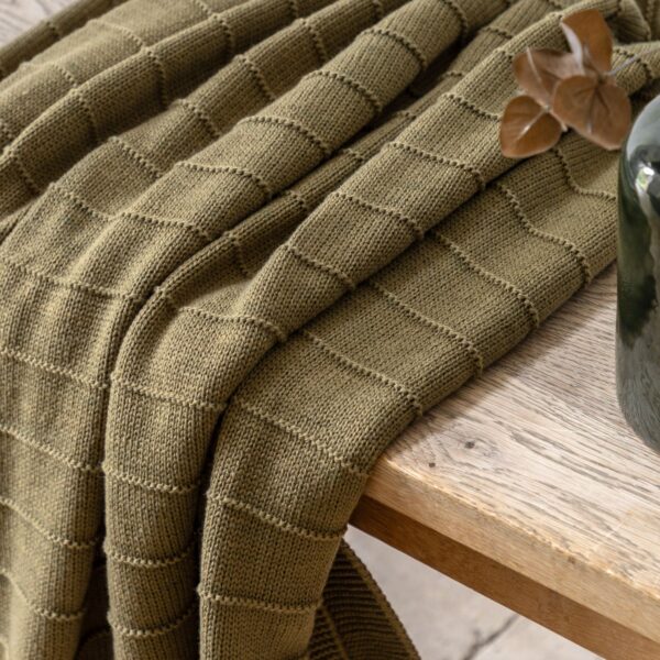 DF-GAL-5056693578505-5-1 Florence Knit Throw