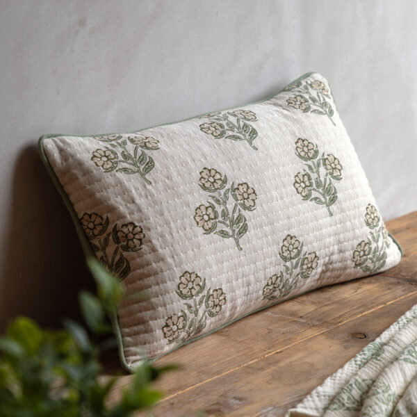 DF-GAL-5056693587958_5056693587958_1_2_01092025170818 Elsdon Floral Cushion