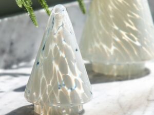 DF-GAL-5056693599029-1 White Confetti Glass Tree Decoration
