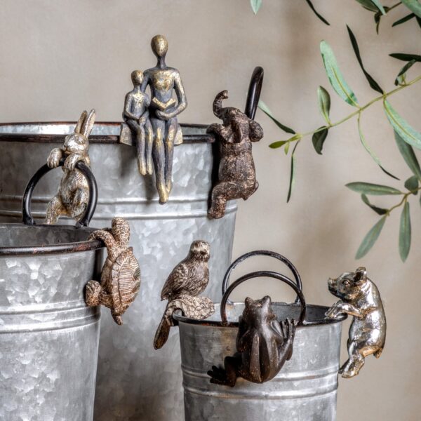 Hare Pot Hanger