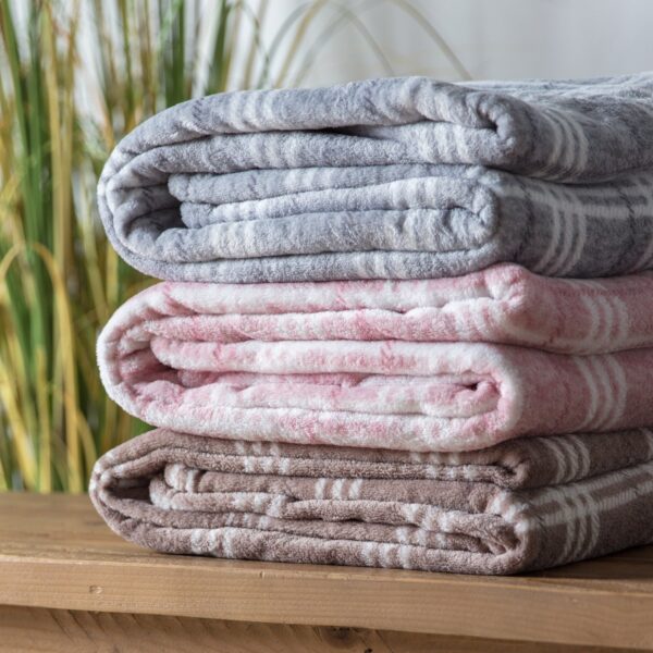Checkmate Rolled Fleece