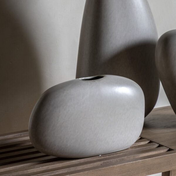 Yui Pebble Vase