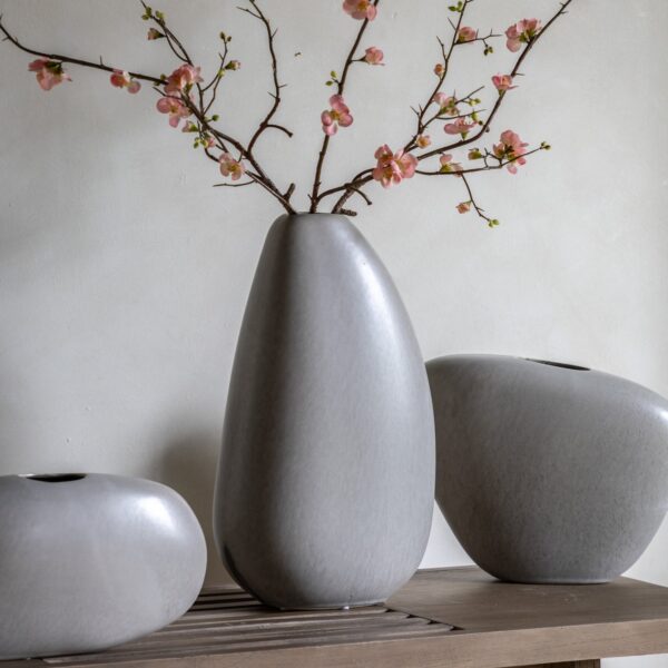 Yui Pebble Vase