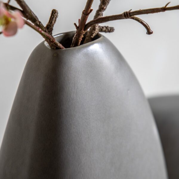 Yui Pebble Vase
