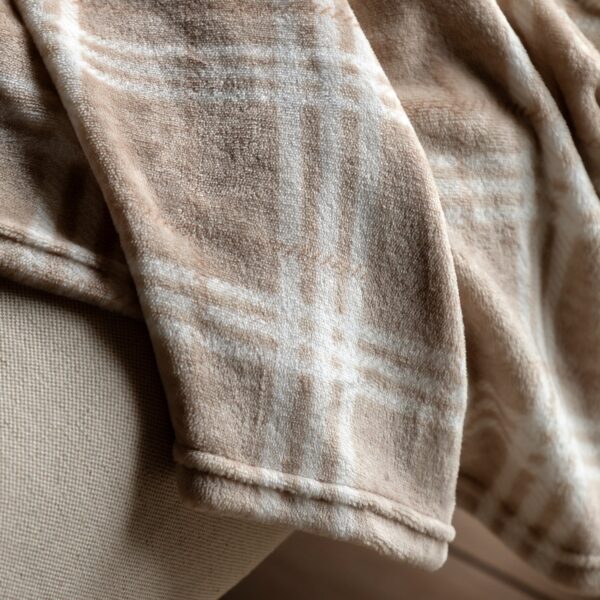 Checkmate Rolled Fleece