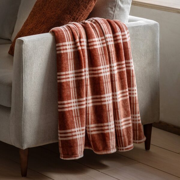 Checkmate Rolled Fleece