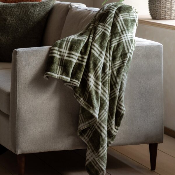 Checkmate Rolled Fleece