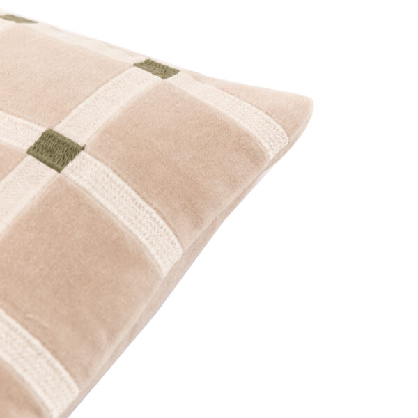 DF-GAL-5061087223220-1 Sana Velvet Cushion