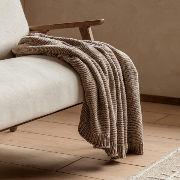 Deco Luxe Chunky Chenille Throw