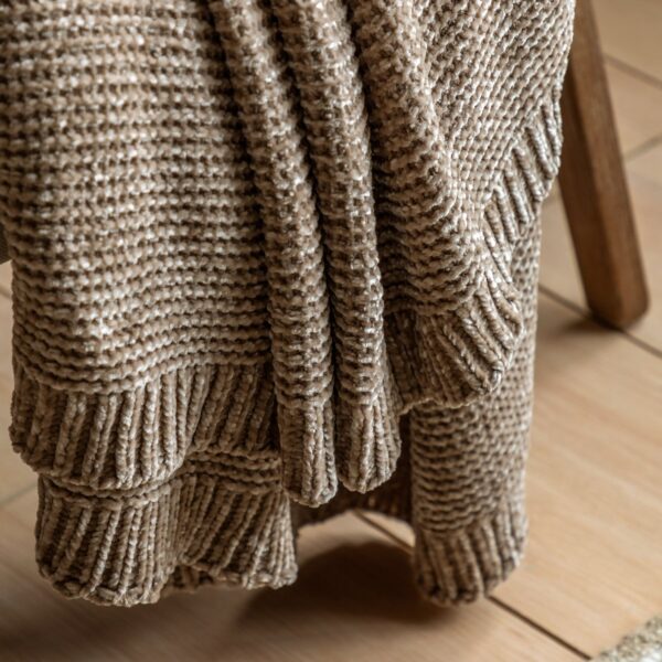 Deco Luxe Chunky Chenille Throw