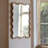 Wiggle Mirror