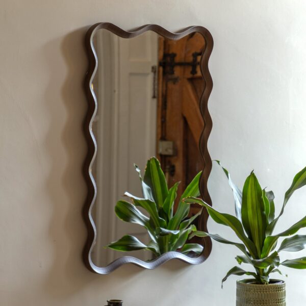 Wiggle Mirror