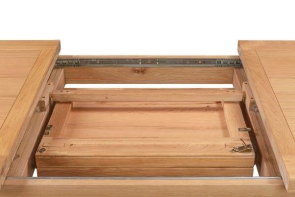Chatsworth Oak 140/200cm Butterfly Ext Dining Table